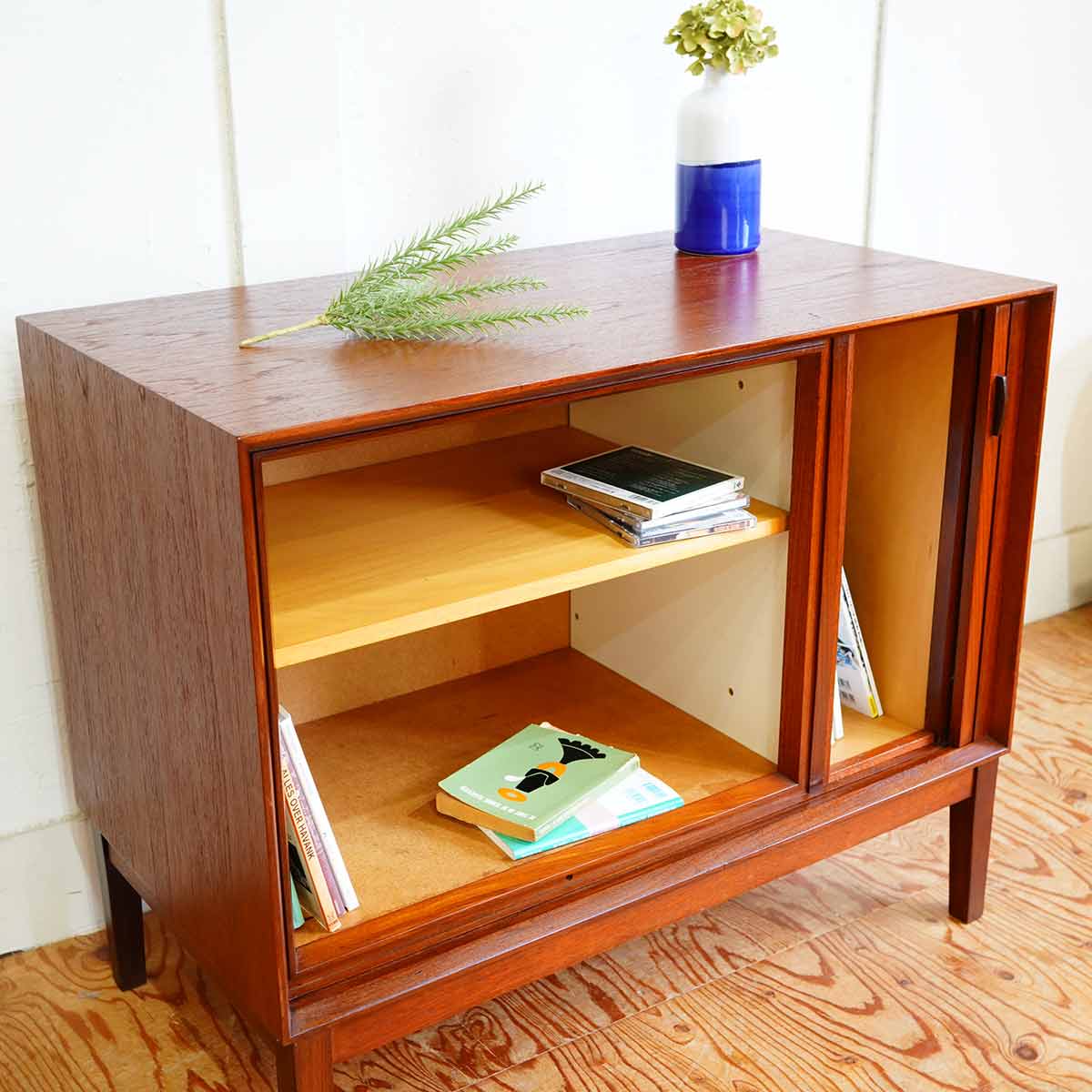 タンブールドア キャビネット サイドボード 蛇腹扉 北欧 チーク ヴィンテージ