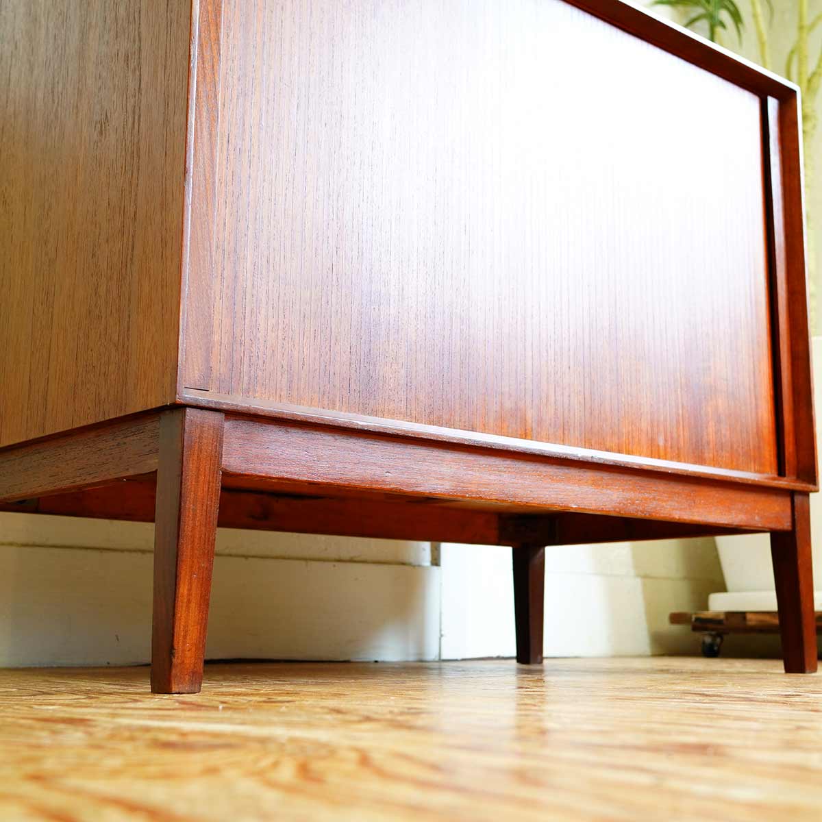 タンブールドア キャビネット サイドボード 蛇腹扉 北欧 チーク ヴィンテージ