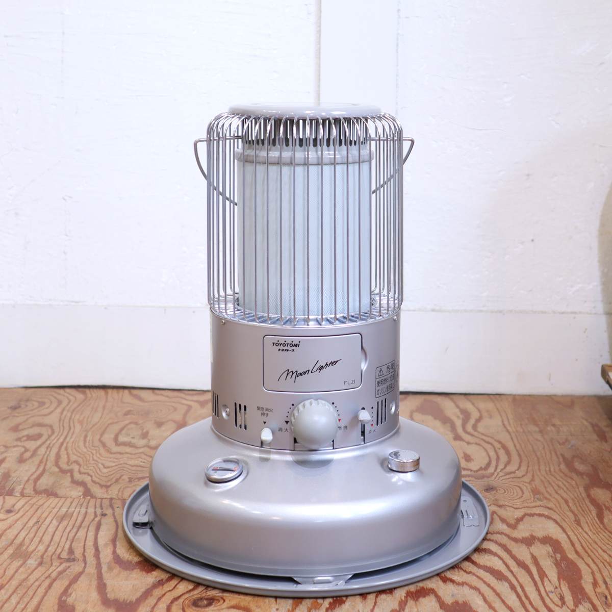 トヨトミ / TOYOTOMI ムーンライターストーブ  ML-21 石油ストーブ シルバー 中古