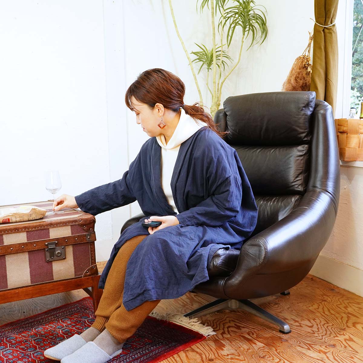 OVERMAN社 ラウンジチェア レザー 回転式 北欧 ブラック ミッドセンチュリー ヴィンテージ