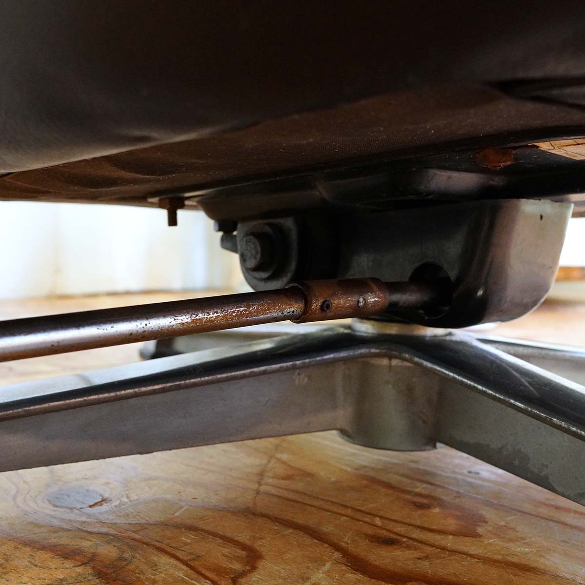 OVERMAN社 ラウンジチェア レザー 回転式 北欧 ブラック ミッドセンチュリー ヴィンテージ