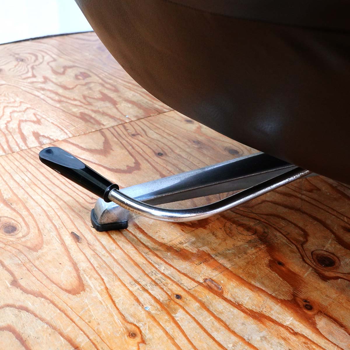 OVERMAN社 ラウンジチェア レザー 回転式 北欧 ブラック ミッドセンチュリー ヴィンテージ