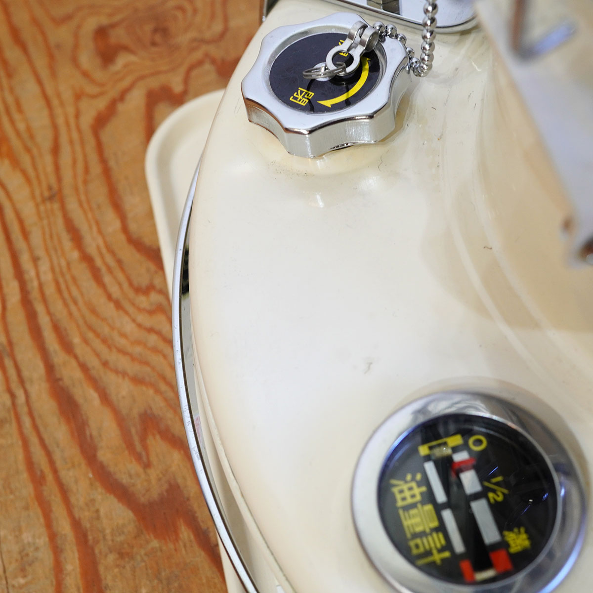 アラジン / Aladdin ブルーフレームヒーター 石油ストーブ 39型 BF3907 クリーム ホワイト 中古