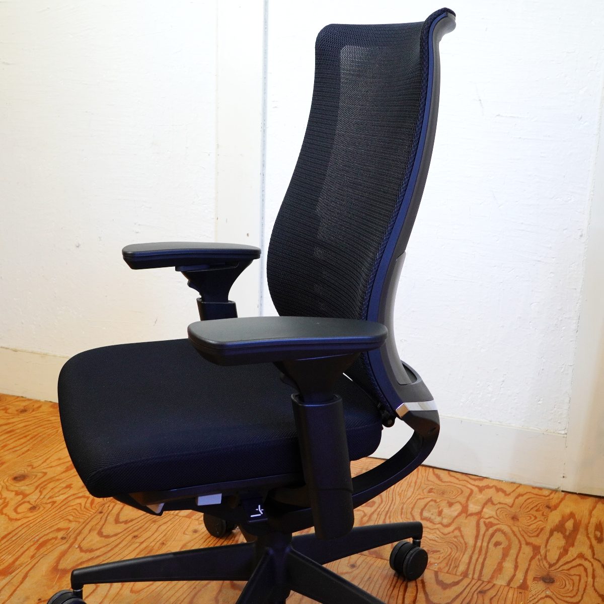 コクヨ / KOKUYO ベゼル / Besel オフィスチェア ワークチェア CRS-G2822E6 中古
