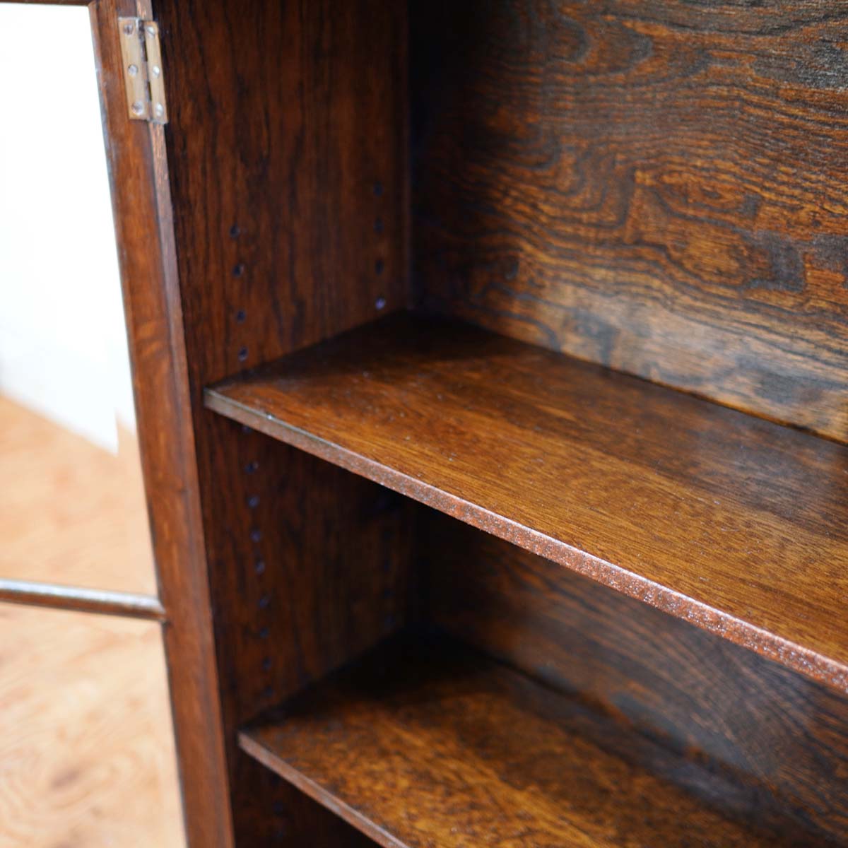 英国アンティーク 飾り棚 キャビネット クラシカル