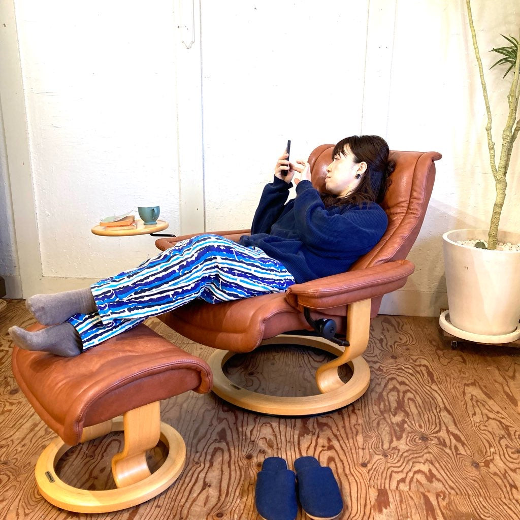 エコーネス / EKORNES ロイヤル ストレスレスチェア & オットマン テーブル付き リクライニングチェア 本革 中古