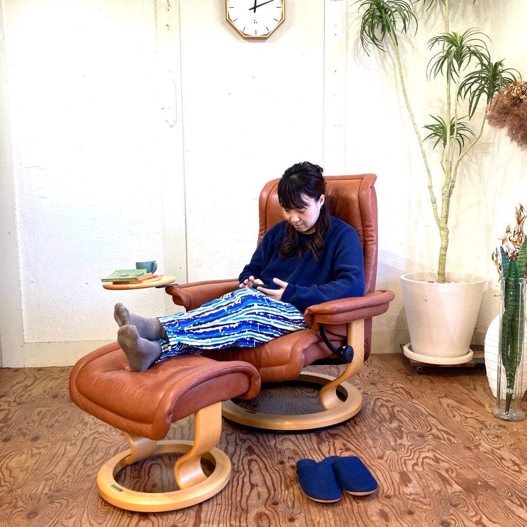 エコーネス / EKORNES ロイヤル ストレスレスチェア & オットマン テーブル付き リクライニングチェア 本革 中古