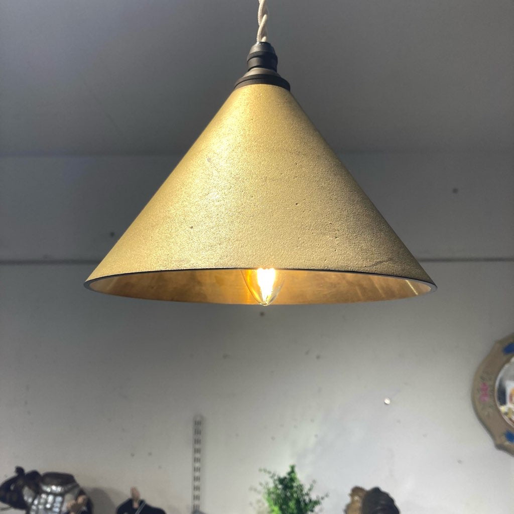 FUTAGAMI ペンダントライト 鋳肌 円錐 削り出し 中古 照明 廊下 カフェ 