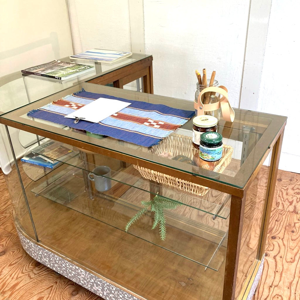 レトロなL字ガラスショーケース コーナーショーケース パンケース ヴィンテージ