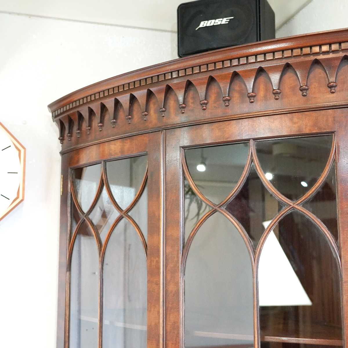 べヴァンファンネル / Bevan Funnell リプロダックス / Reprodux コーナーキャビネット 鍵付き ガラス ヴィンテージ