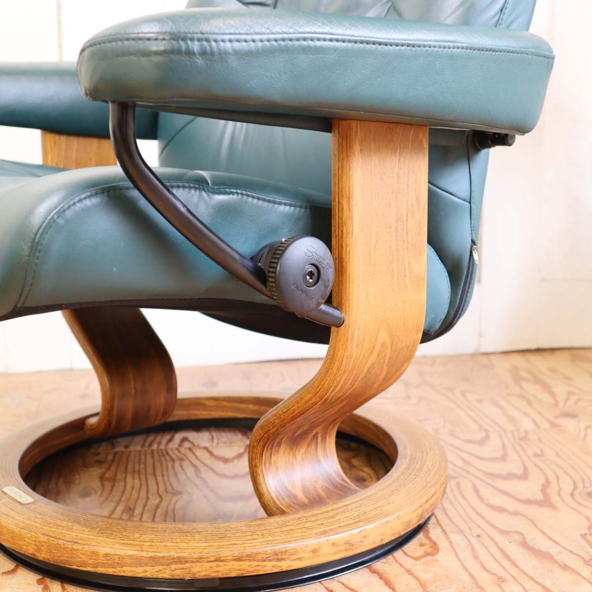 エコーネス / EKORNES ストレスレスチェア & オットマン リクライニングチェア 本革 中古