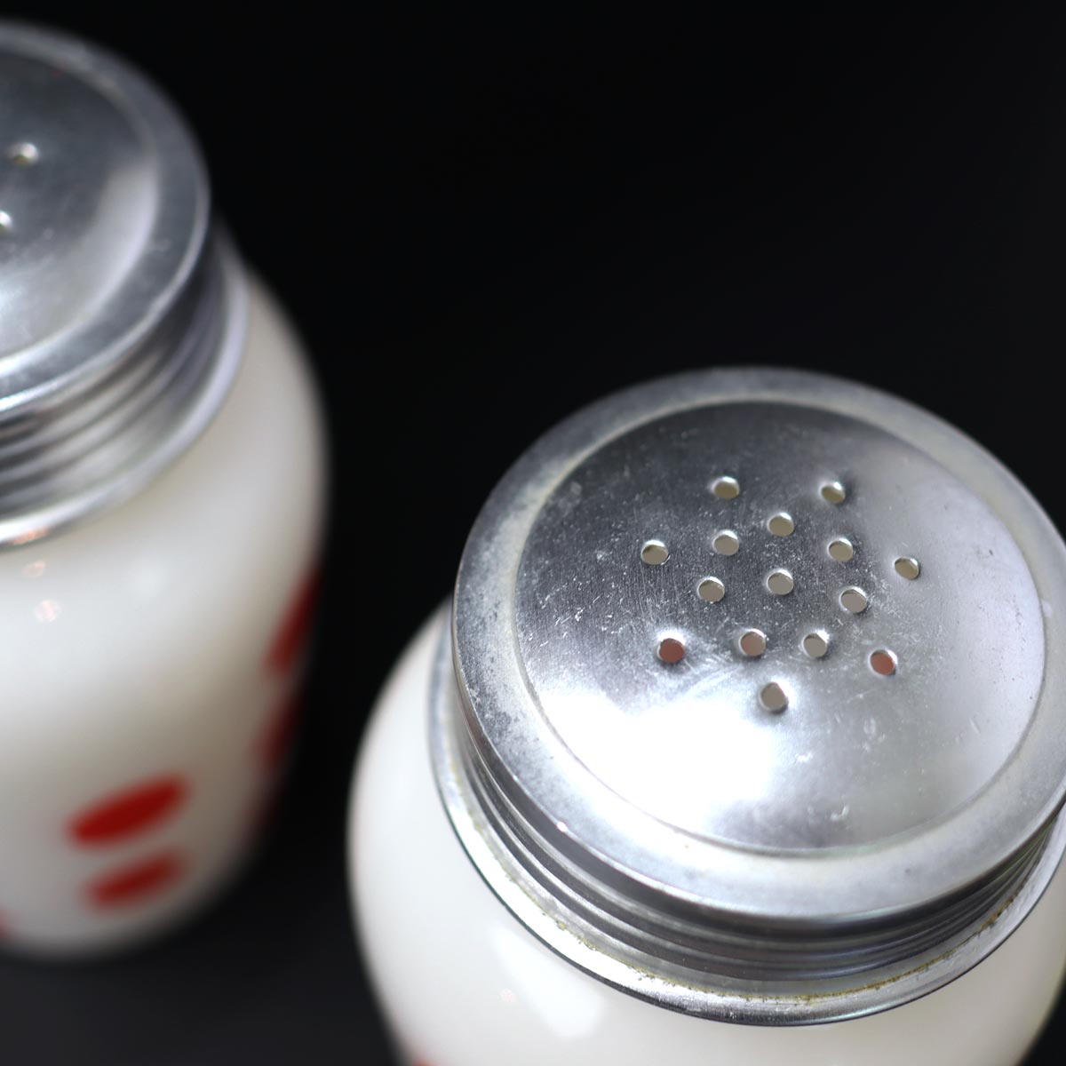 ファイヤーキング / Fire-King レッド ポルカドット ソルト&ペッパーシェイカー 2点セット ヴィンテージ