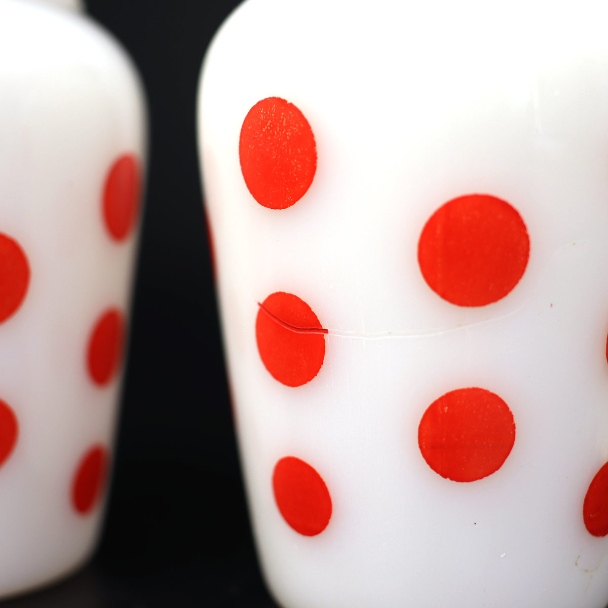 ファイヤーキング / Fire-King レッド ポルカドット ソルト&ペッパーシェイカー 2点セット ヴィンテージ