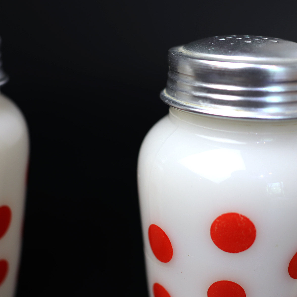 ファイヤーキング / Fire-King レッド ポルカドット ソルト&ペッパーシェイカー 2点セット ヴィンテージ