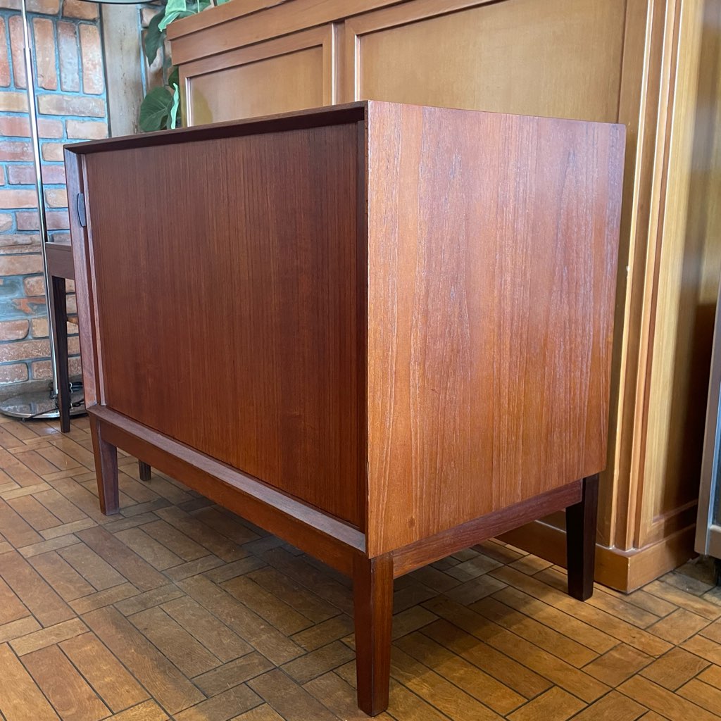 タンブールドア キャビネット サイドボード 蛇腹扉 北欧 チーク ヴィンテージ