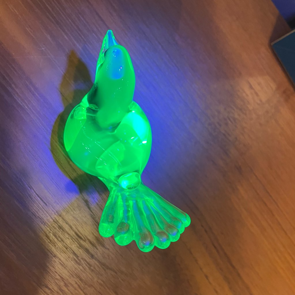 ウランガラス バード 小鳥 光るガラス 置物 ヴィンテージ