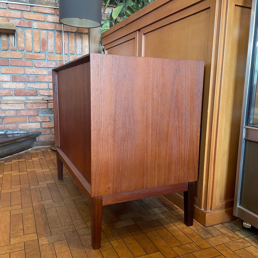 タンブールドア キャビネット サイドボード 蛇腹扉 北欧 チーク ヴィンテージ