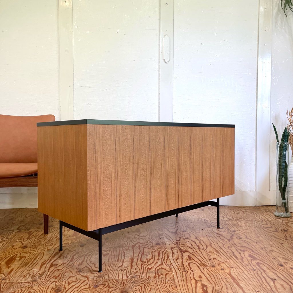 メトロクス / METROCS F061サイドボード ピエールポラン / Pierre Paulin キャビネット 中古