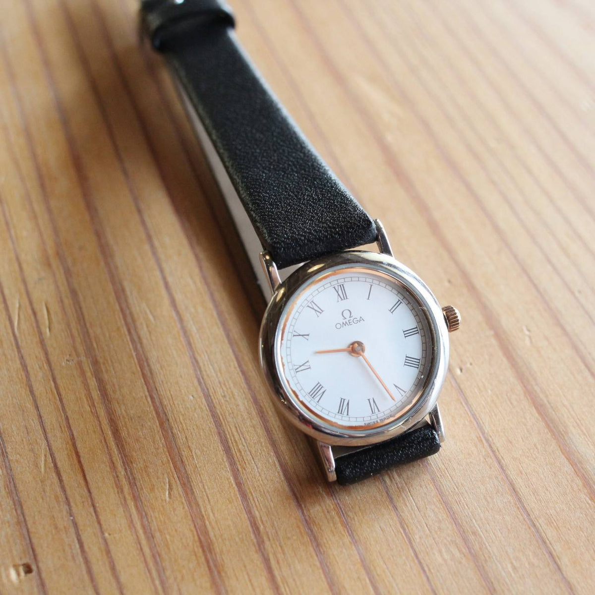 オメガ OMEGA ホワイトローマン 腕時計 クオーツ レディース 