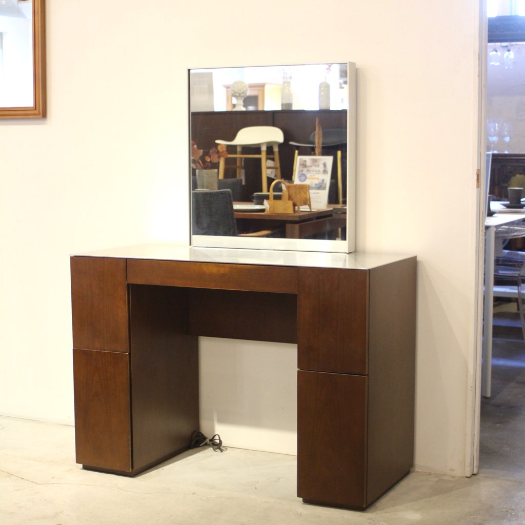 カッシーナixc. / Cassina ixc. メイクアップドレッサー 近藤康夫