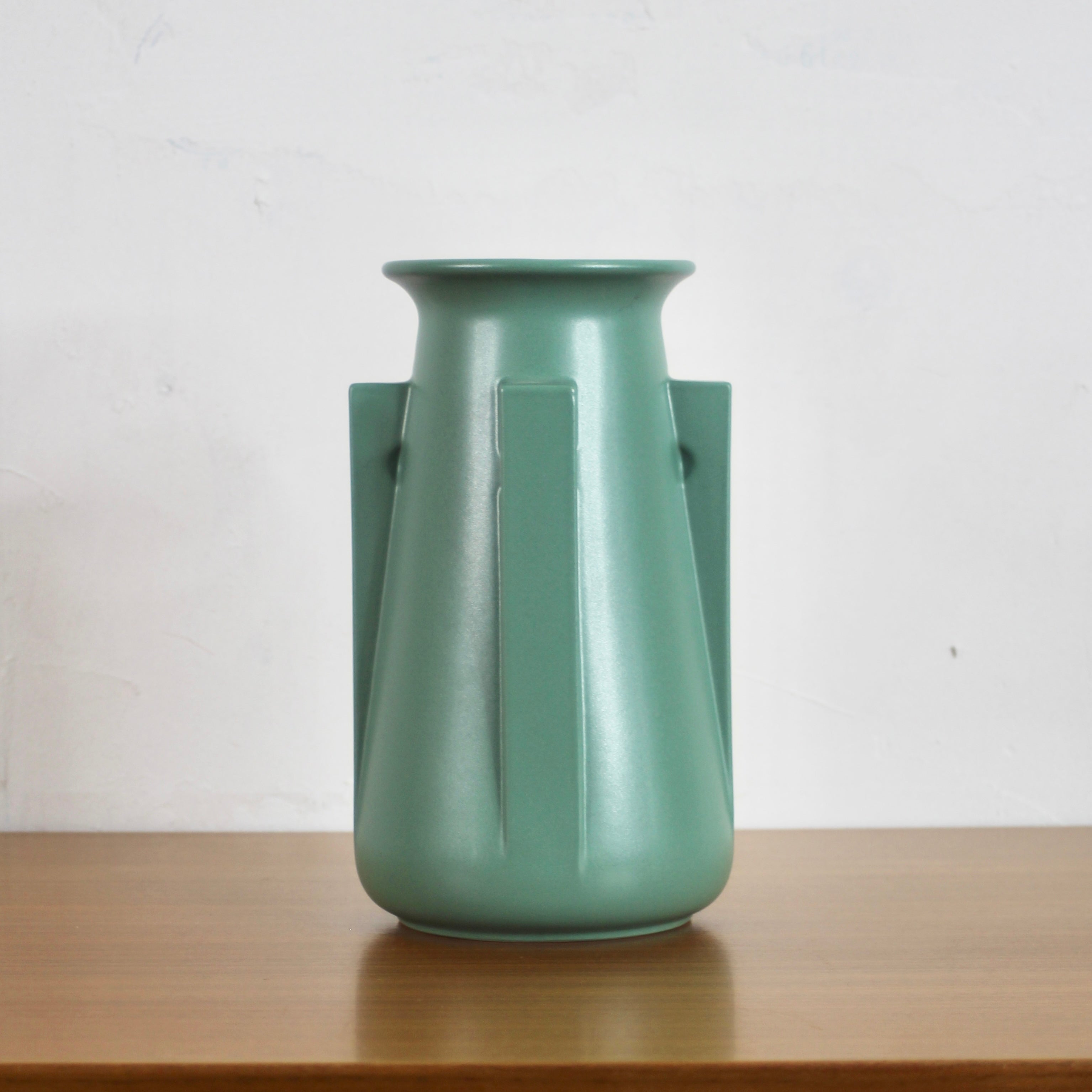 フォーバットレスベース / Four Buttress Vase 花器 フランクロイドライト