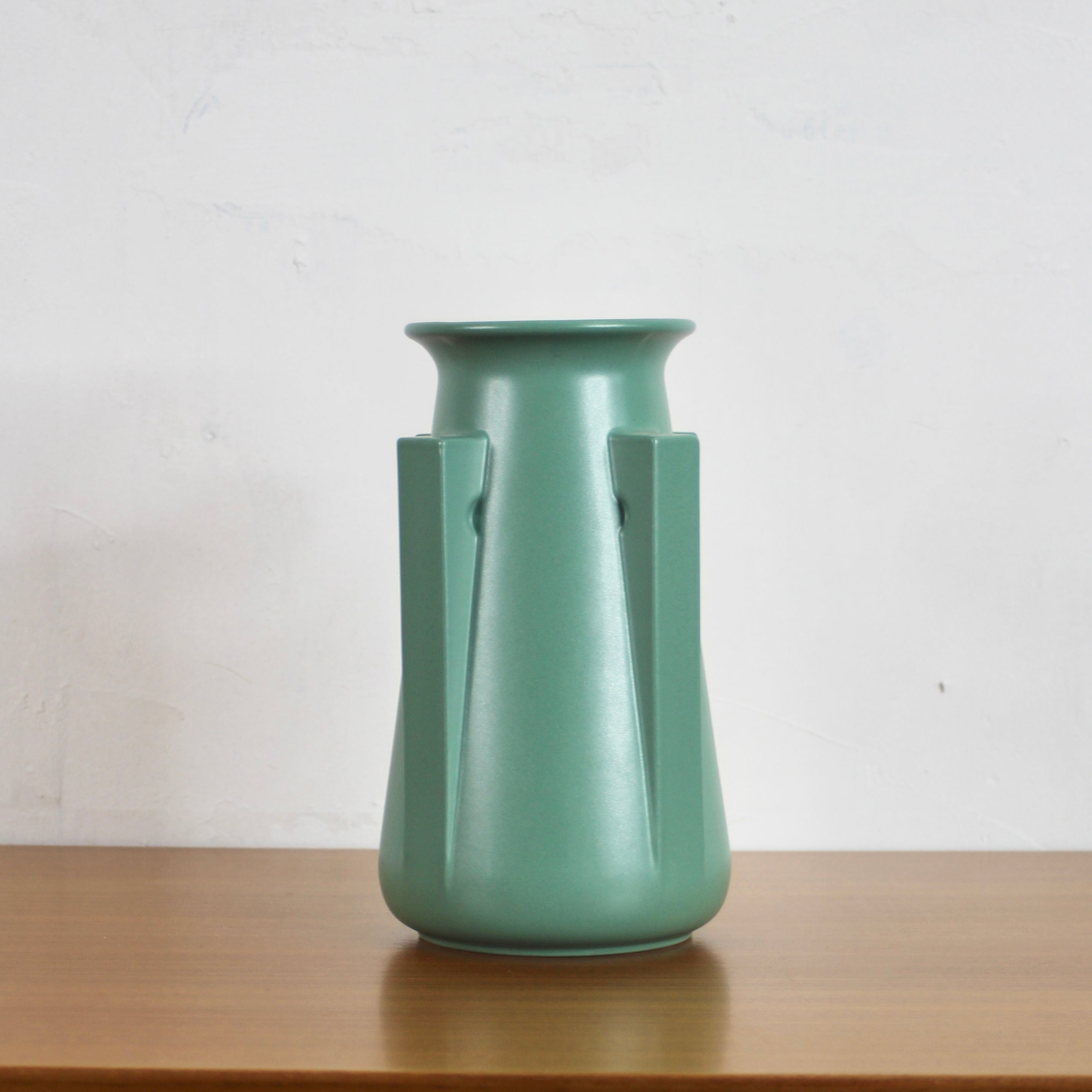 フォーバットレスベース / Four Buttress Vase 花器 フランクロイドライト
