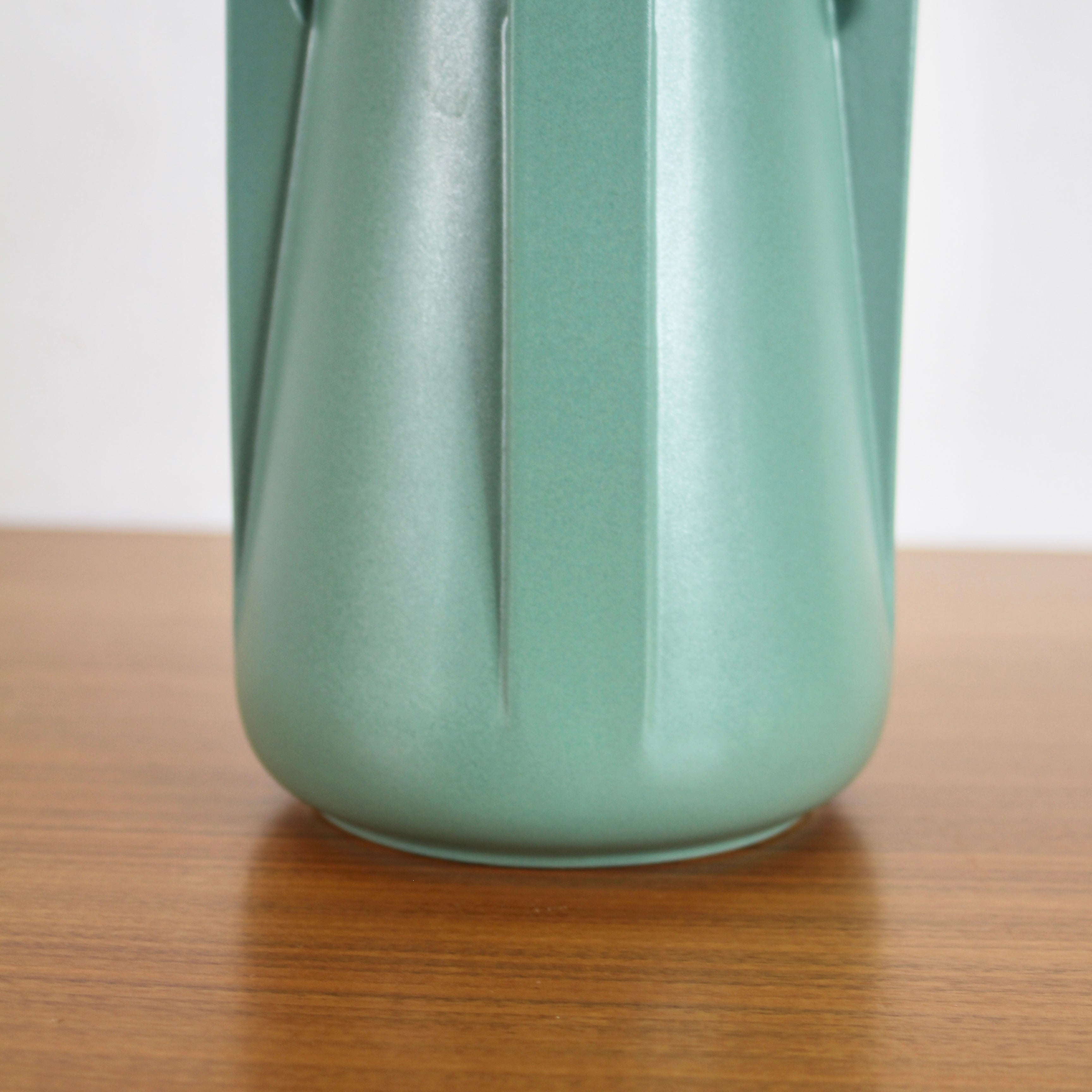 フォーバットレスベース / Four Buttress Vase 花器 フランクロイドライト