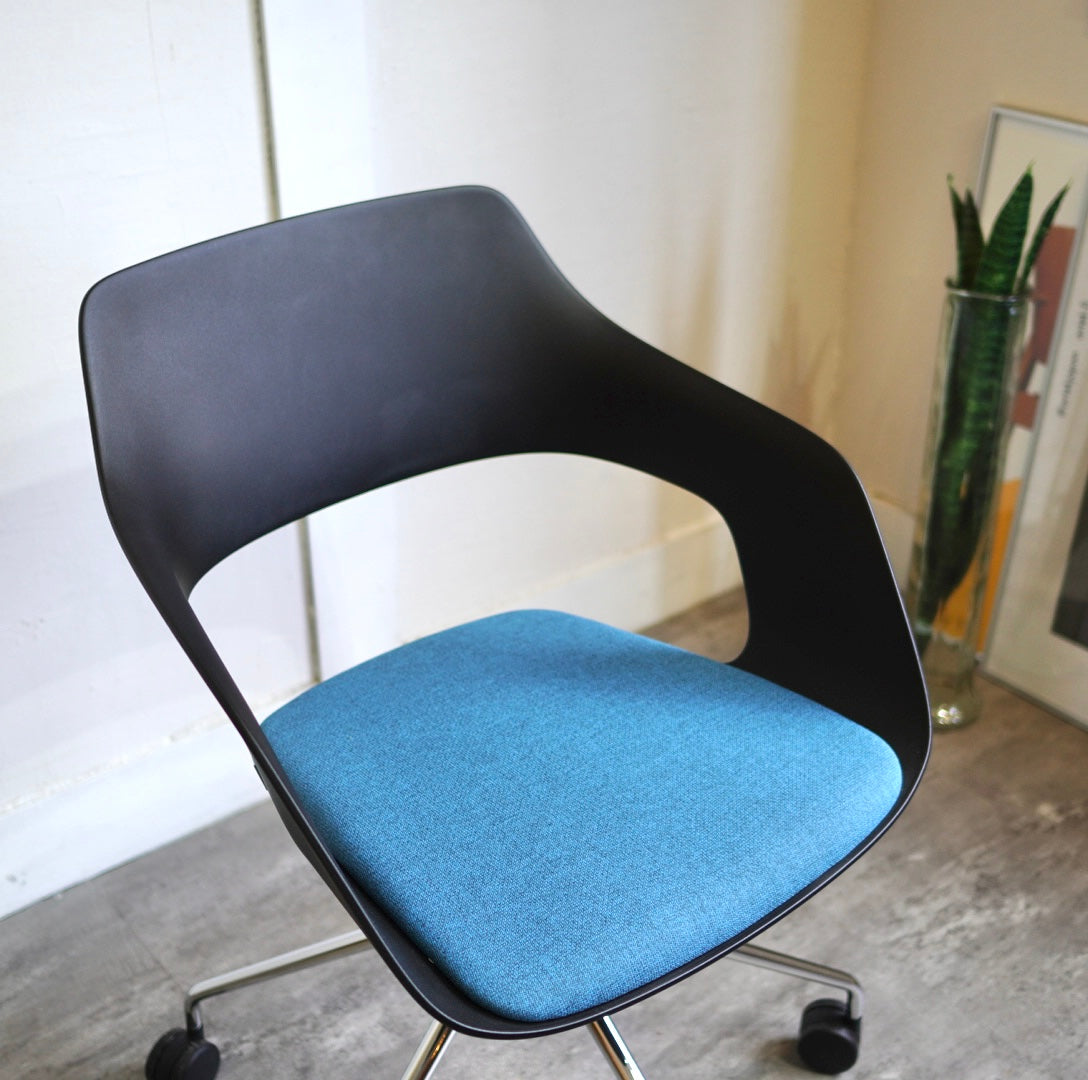 ウィルクハーン / Wilkhahn OCCO / オッコ キャスターアームチェア 黒