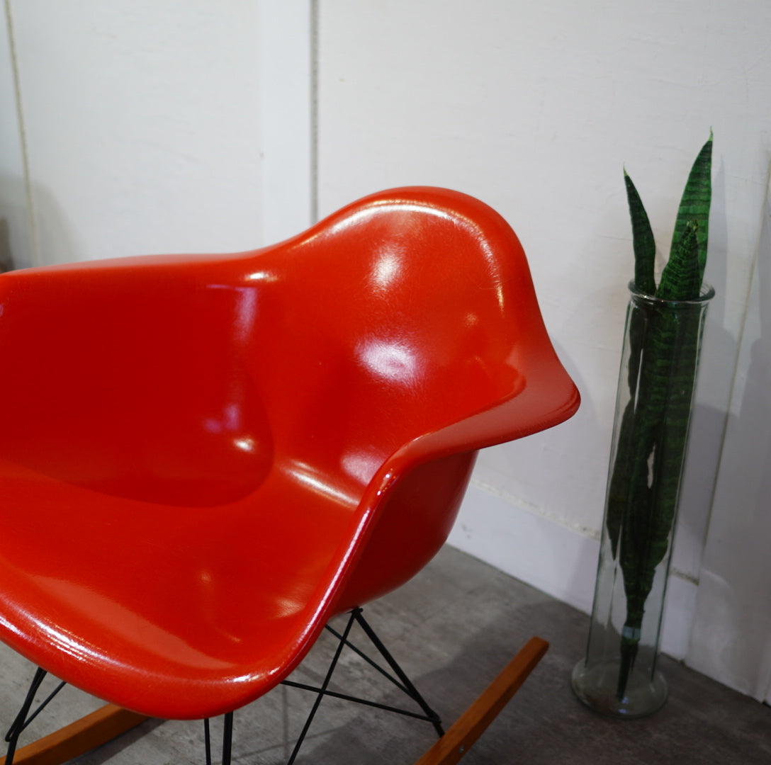 モダニカ / MODERNICA アームシェルチェア ロッカーベース FRP チャールズ＆レイ・イームズ