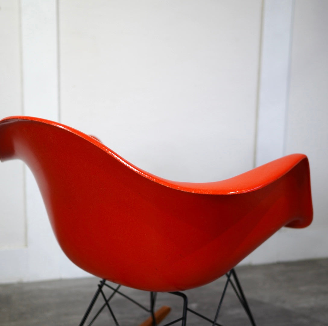 モダニカ / MODERNICA アームシェルチェア ロッカーベース FRP チャールズ＆レイ・イームズ