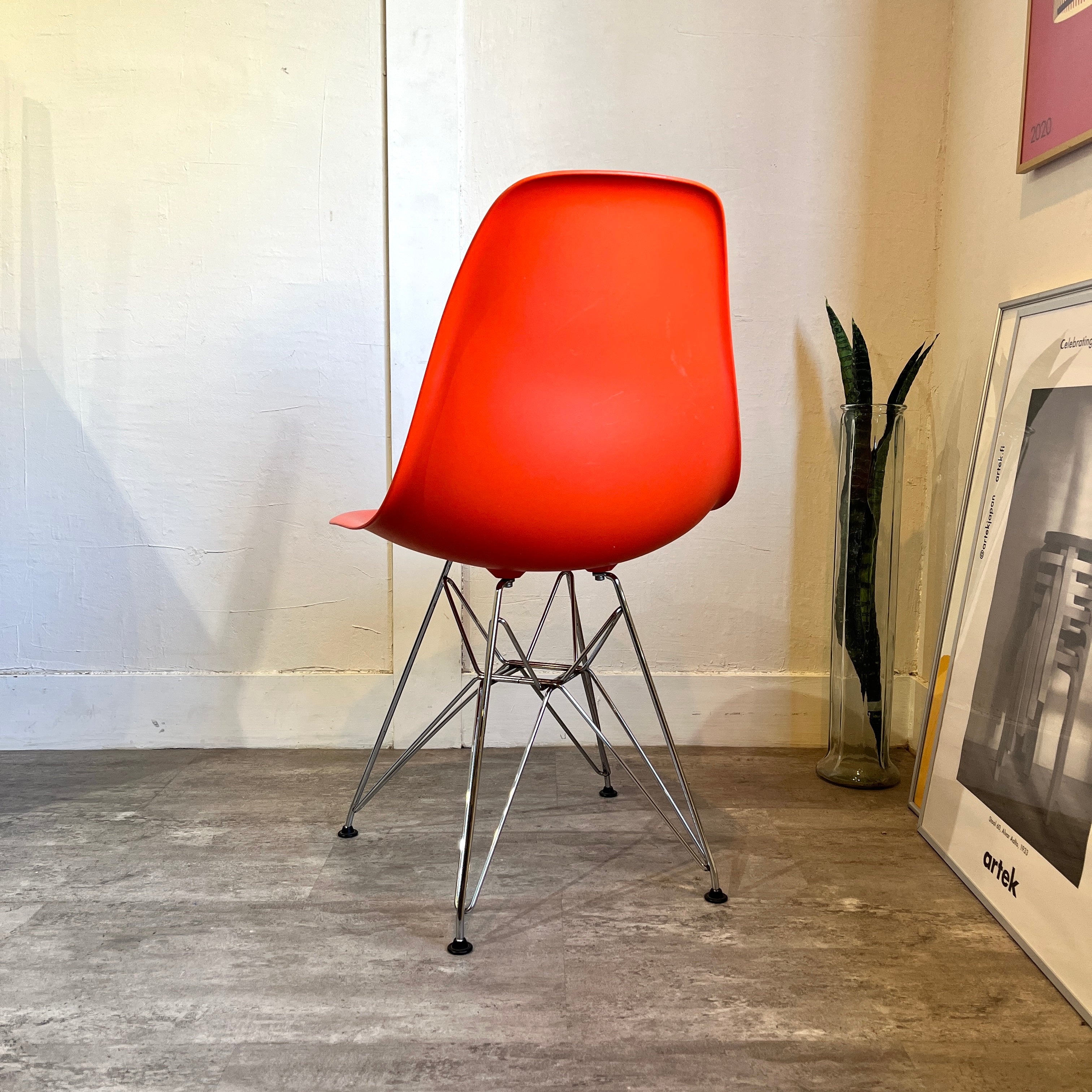 ヴィトラ / Vitra サイドシェルチェア エッフェルベース チャールズ＆レイ・イームズ レッドオレンジ