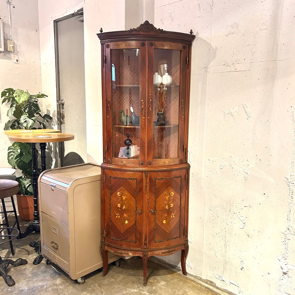 クラシカル コーナーキャビネット 飾り棚 イタリアン 象嵌 中古