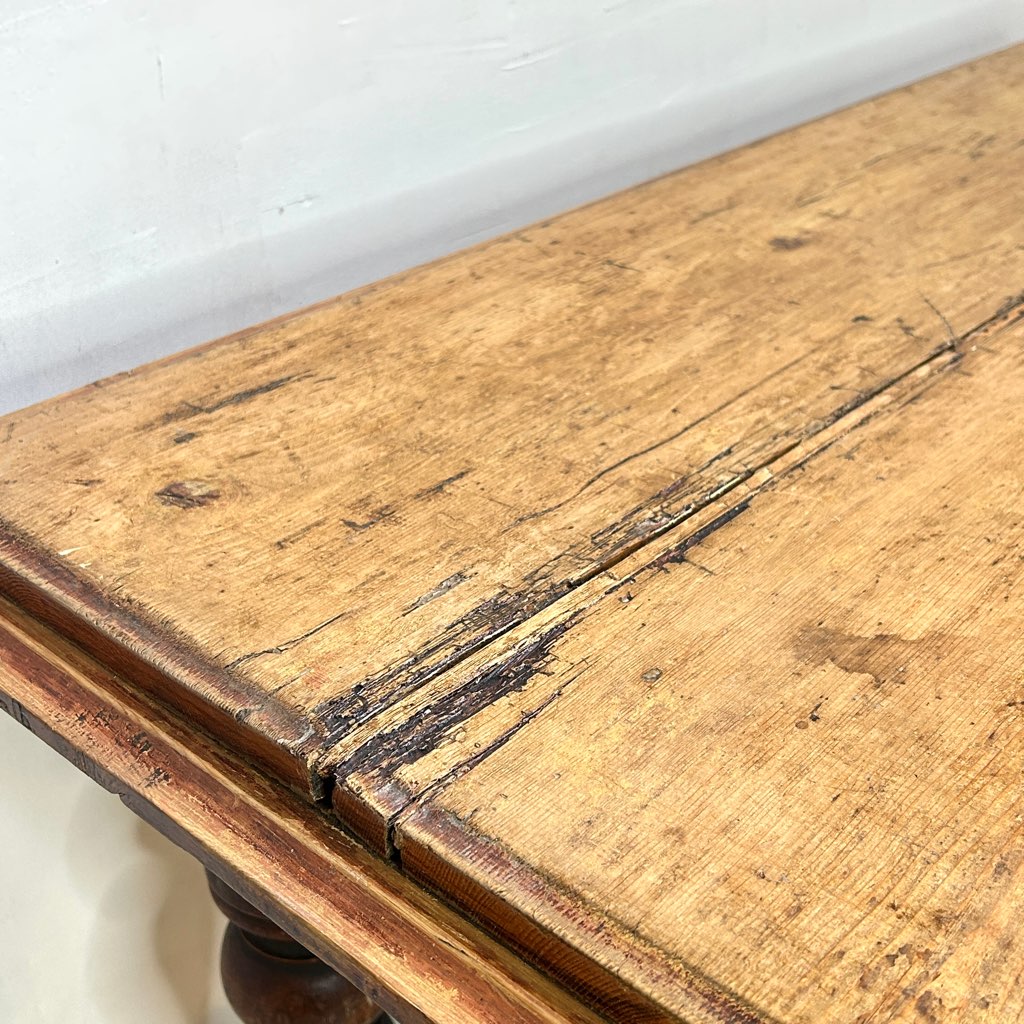 英国アンティーク ろくろ脚のスクエアテーブル オールドパイン