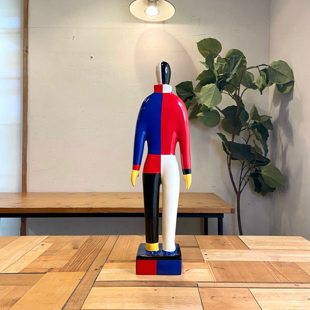 カジミール・マレーヴィチ / Kazimir Malevich フィギュア 【2】グッゲンハイム美術館