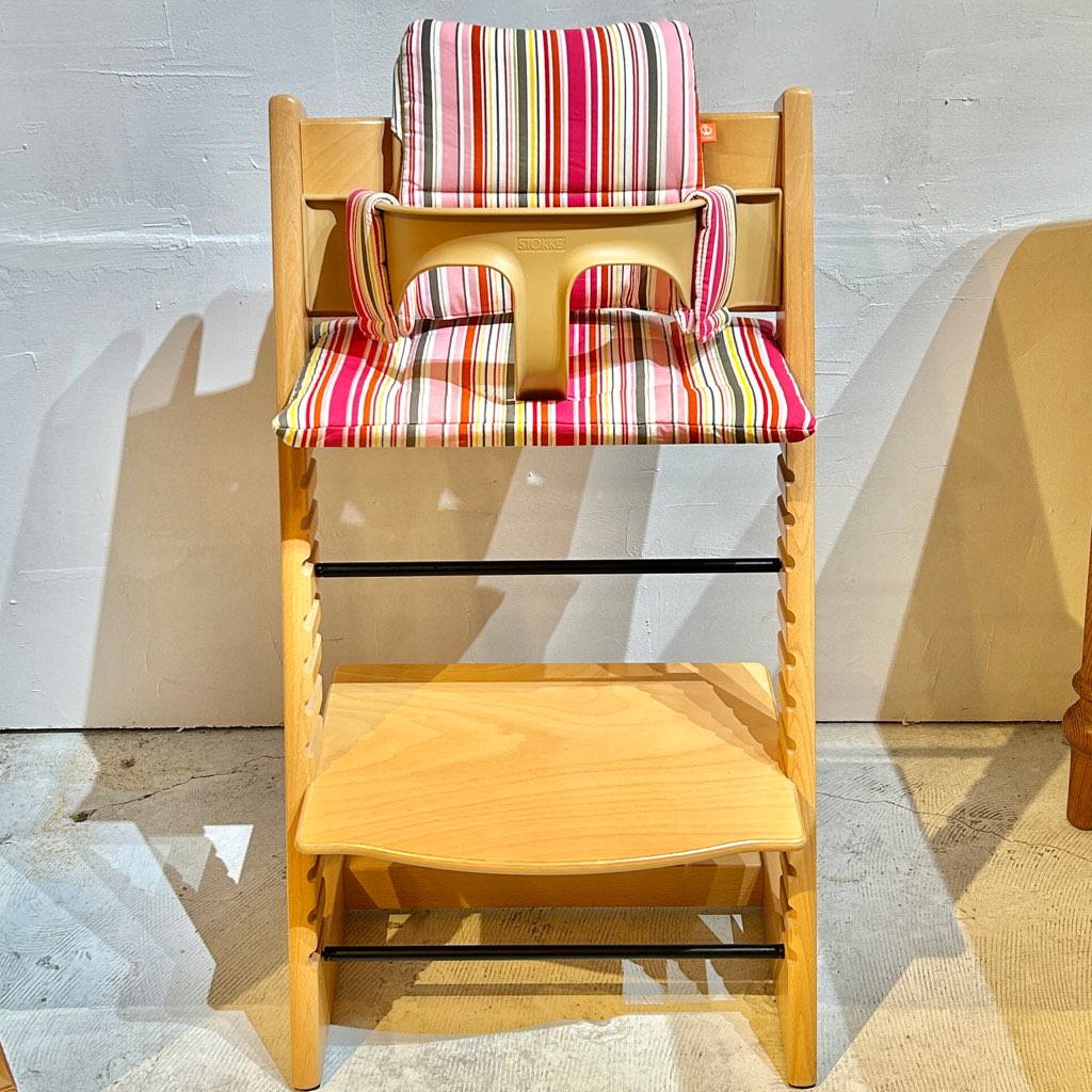 ストッケ / stokke トリップトラップ / Tripp Trapp チェア ナチュラル ガード付き ピンクカバー