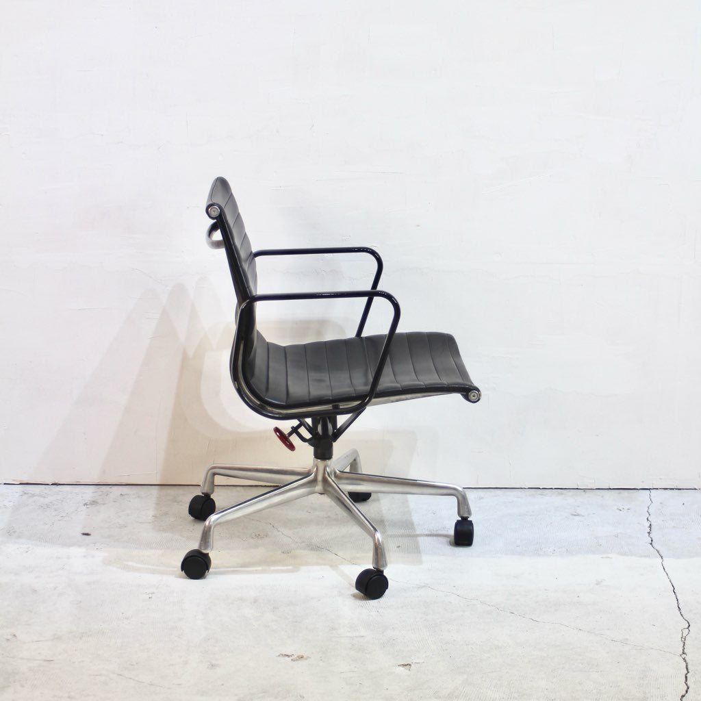 ハーマンミラー / Herman Miller チャールズ & レイ・イームズ アルミナムグループ マネジメントチェア【2】