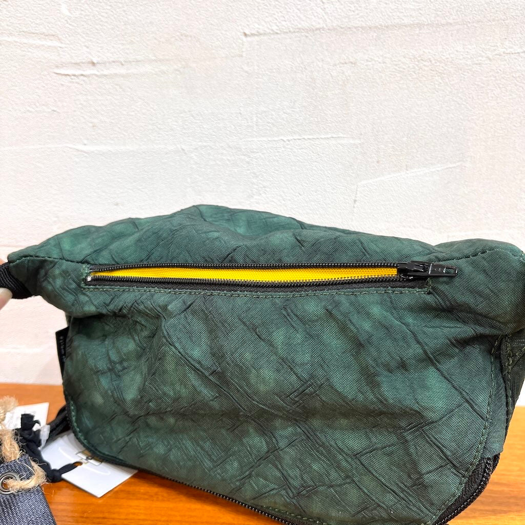 【新品・デッドストック】エアパック / AIR PAQ ヒップバッグ ウエストポーチ SDGs  サスティナブル 斜めがけ