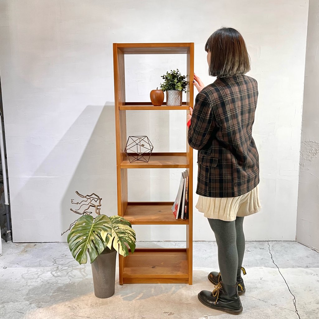 ペニーワイズ THE PENNWISE パインウォ−ルキャビネット　ヴィンテージ THE PENNY WISE(ペニーワイズ)よりクラシカルなディスプレイ
