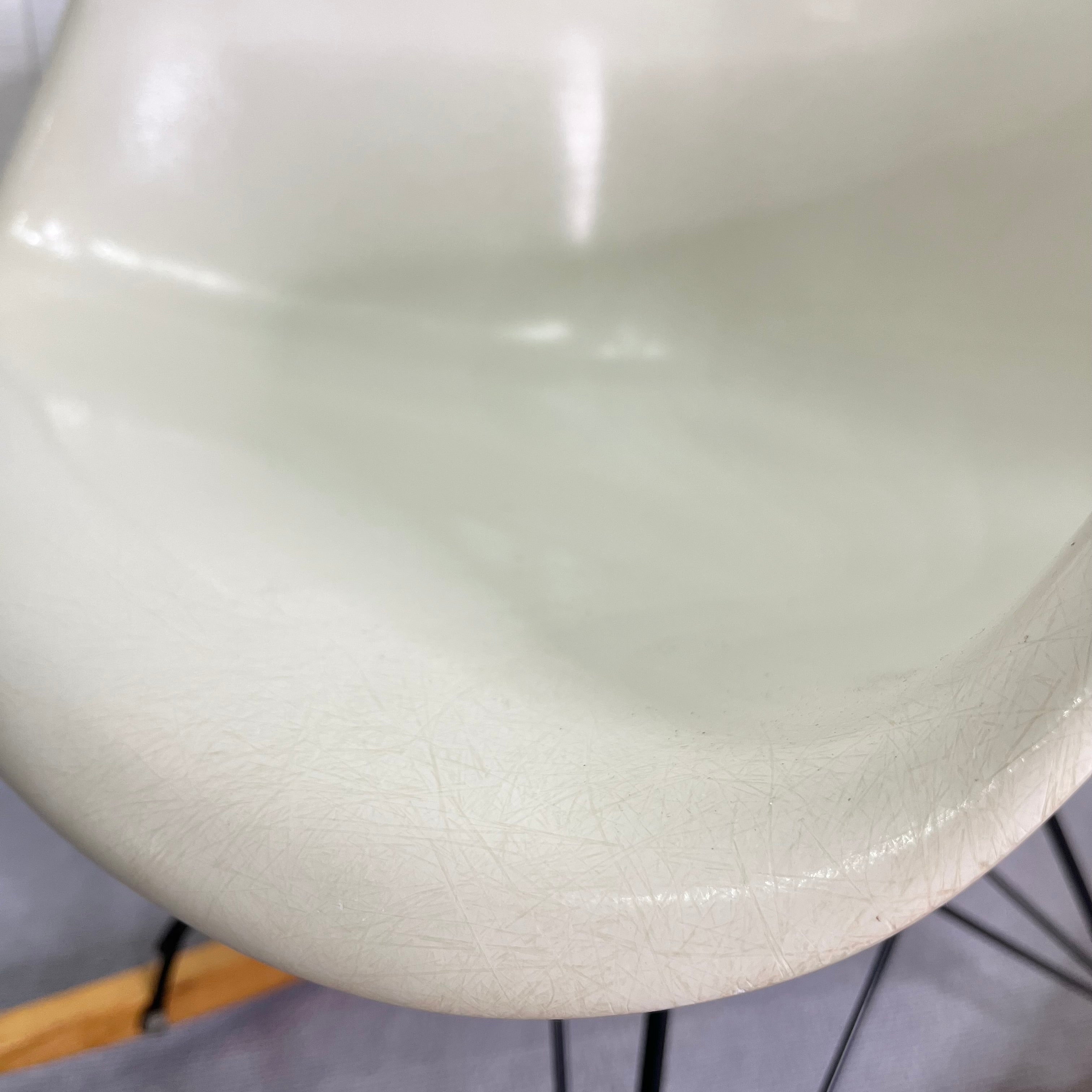 ハーマンミラー / Herman Miller アームシェルチェア FRP