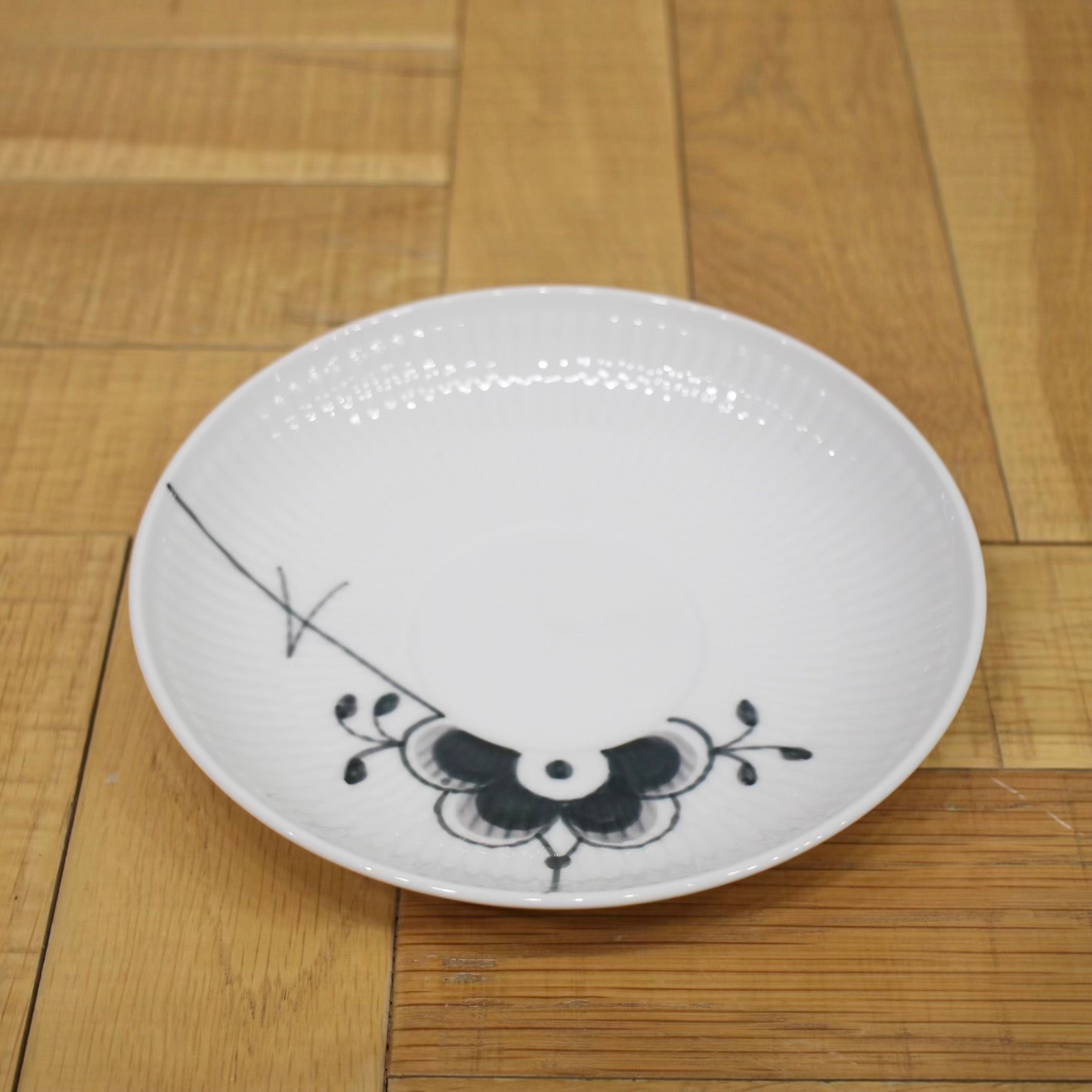 ロイヤルコペンハーゲン / Royal Copenhagen ブラックフルーテッド