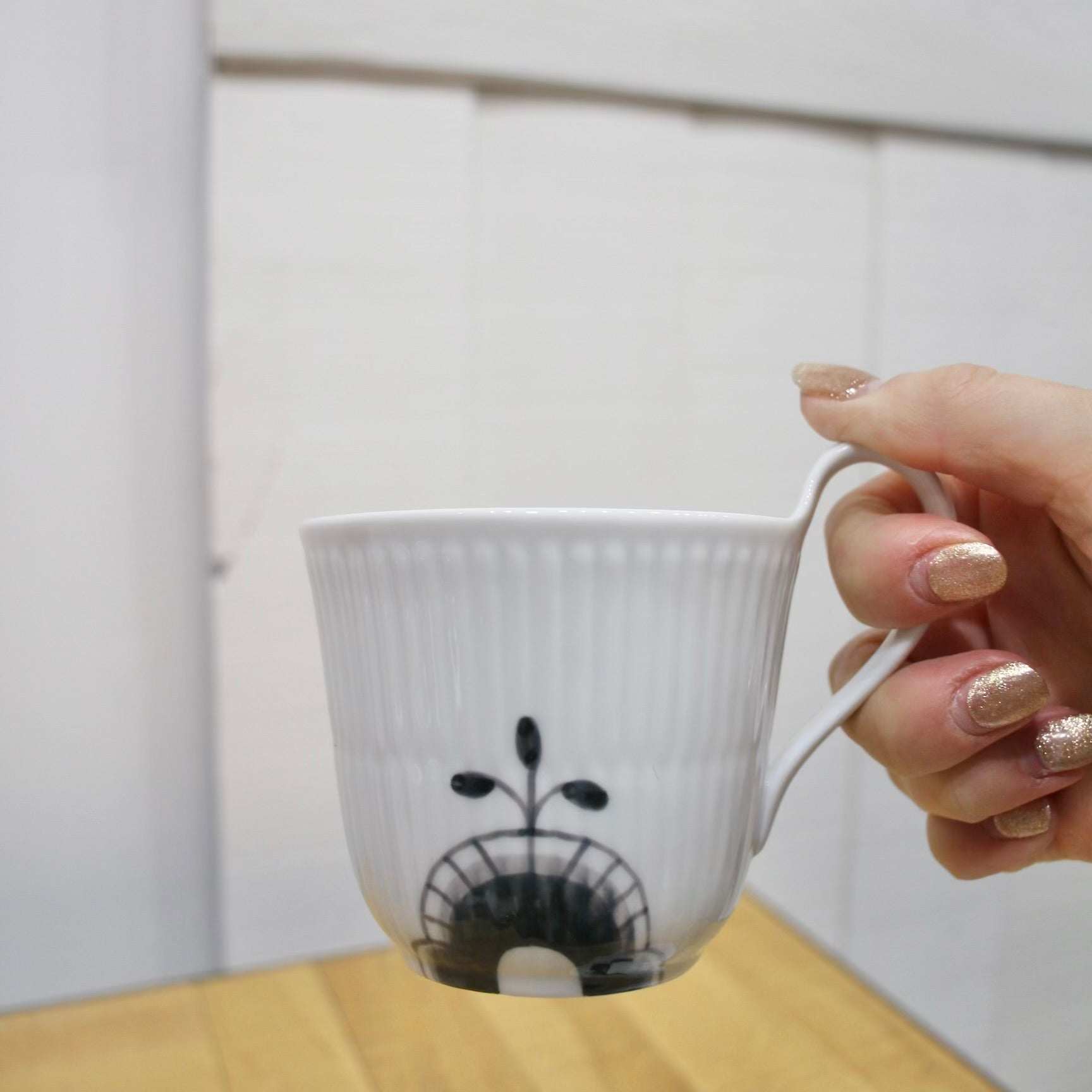 ロイヤルコペンハーゲン / Royal Copenhagen ブラックフルーテッド ハイハンドル カップ＆ソーサー 未使用