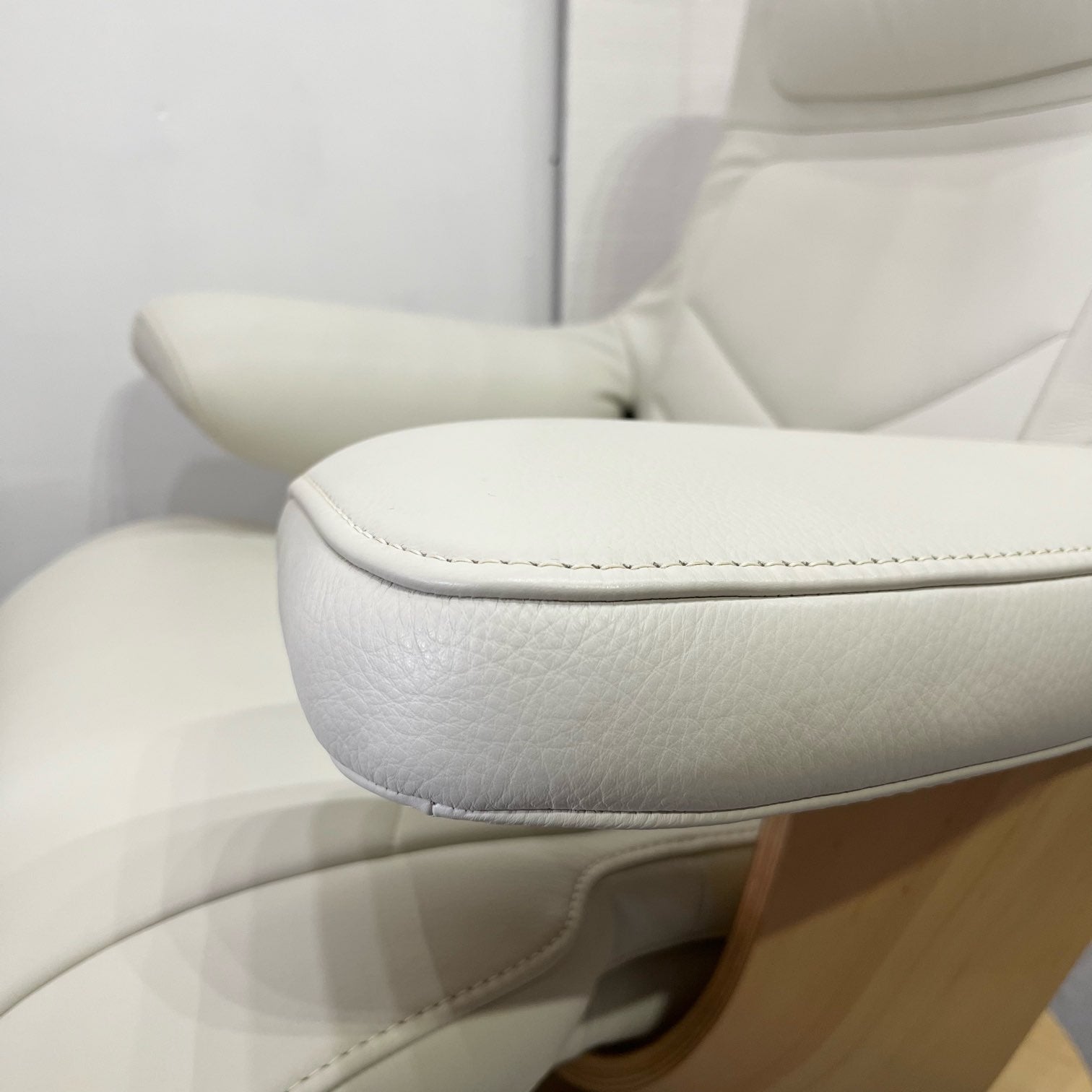 H17C28 カリモクドマーニ エクセルライフ リクライニングチェア