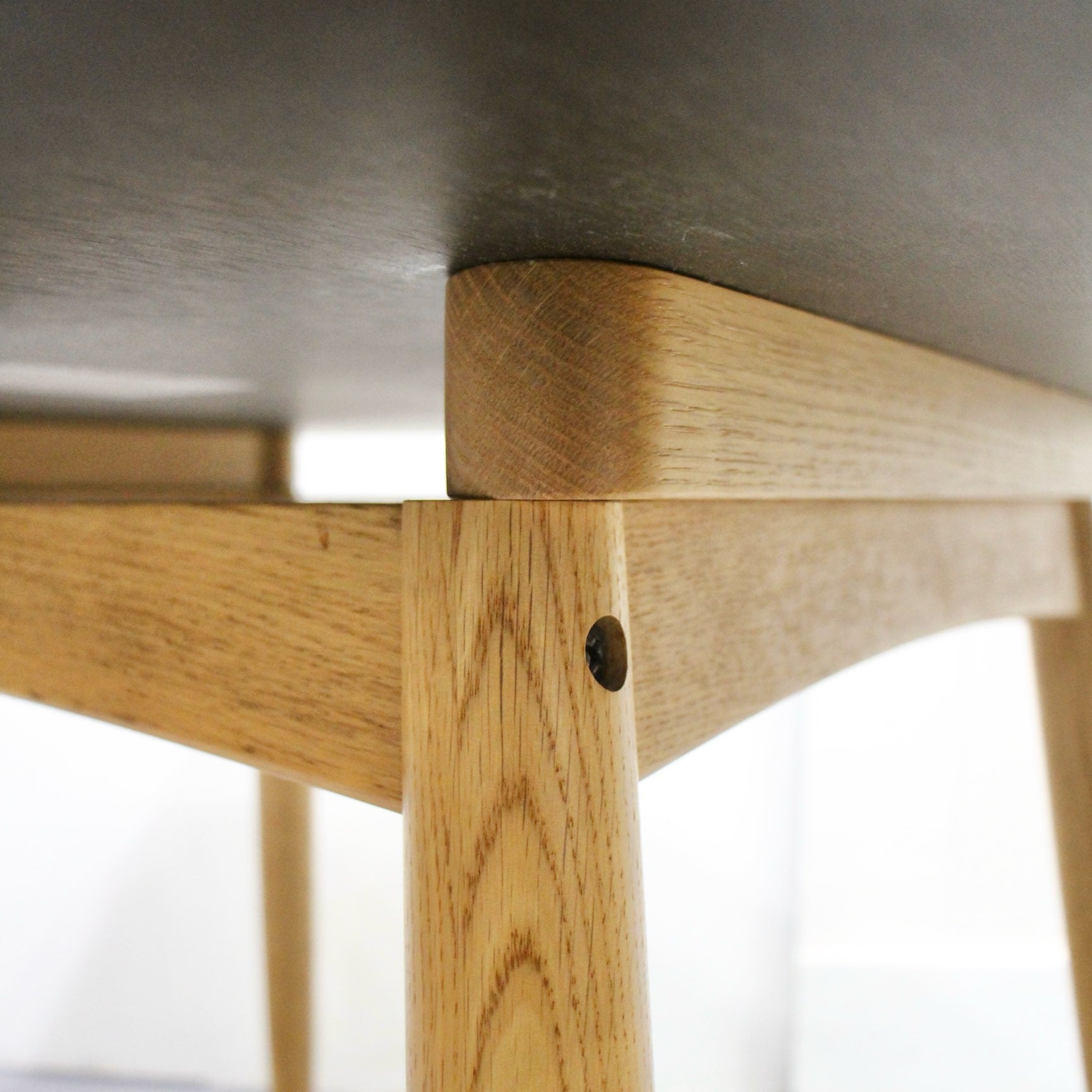 カリモク60+ Dテーブル メラミントップ 小ぶり 高さ調整 白 中古