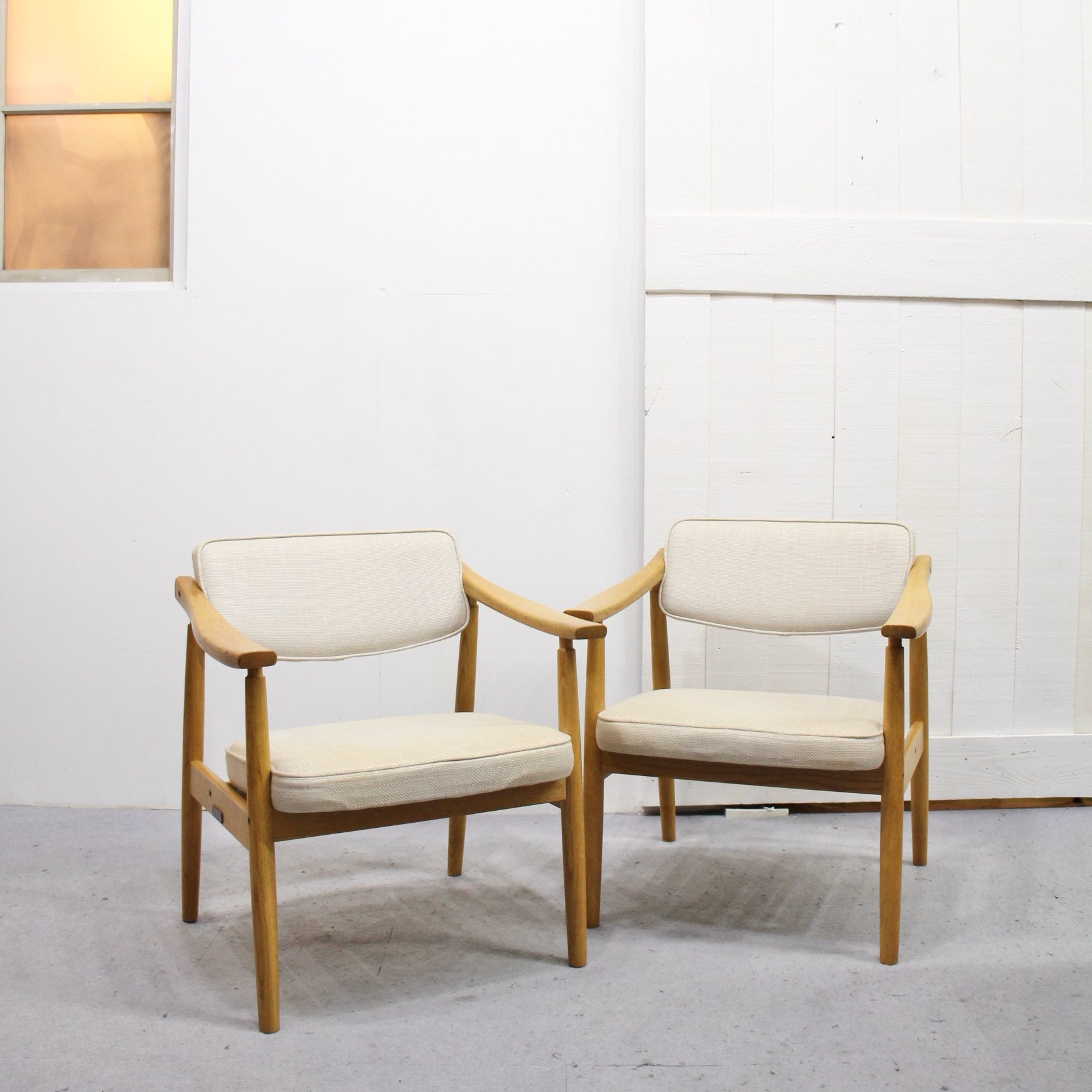 カリモク60 Dチェア オーク材