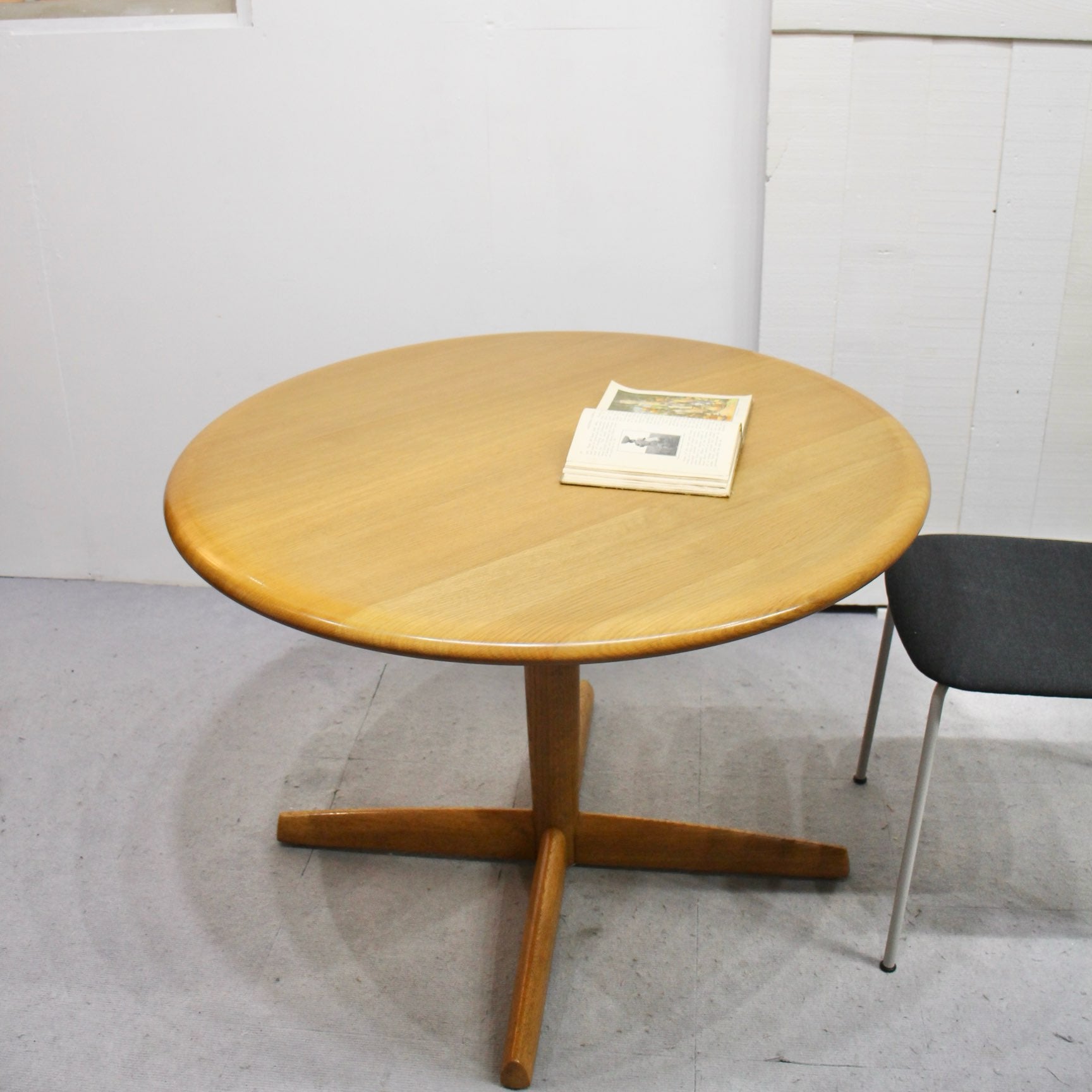 飛騨産業 / HIDA 侭シリーズ / JIN ラウンドダイニングテーブル オーク無垢 - Restyle