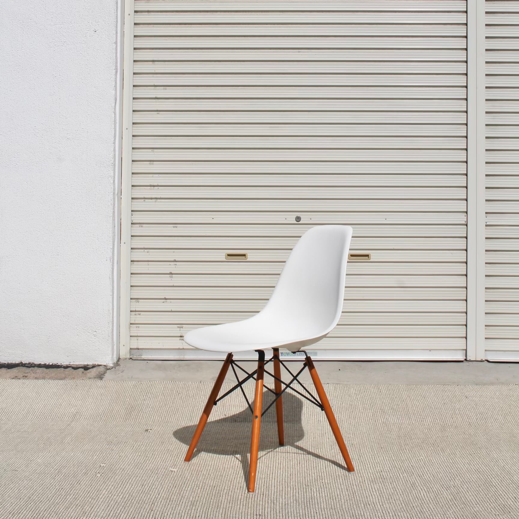 ハーマンミラー / Herman Miller サイドシェルチェア ドゥエルレッグ ホワイト チャールズ＆レイ・イームズ