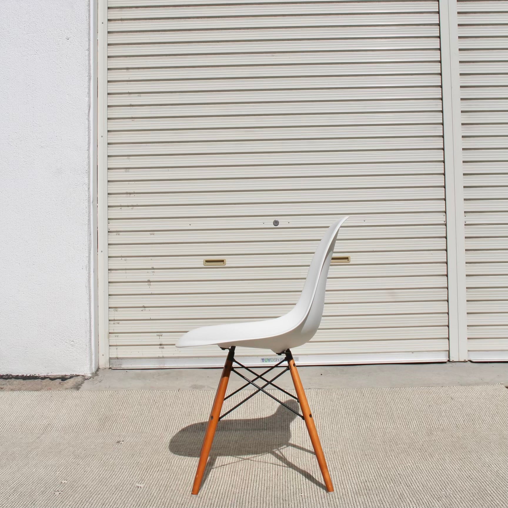 ハーマンミラー / Herman Miller サイドシェルチェア ドゥエルレッグ ホワイト チャールズ＆レイ・イームズ