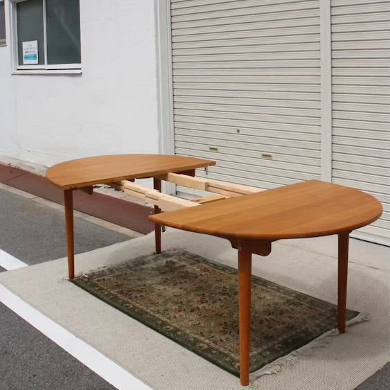 カール・ハンセン＆サン / Carl Hansen & Søn 伸長式ダイニングテーブル ハンス J. ウェグナー 北欧