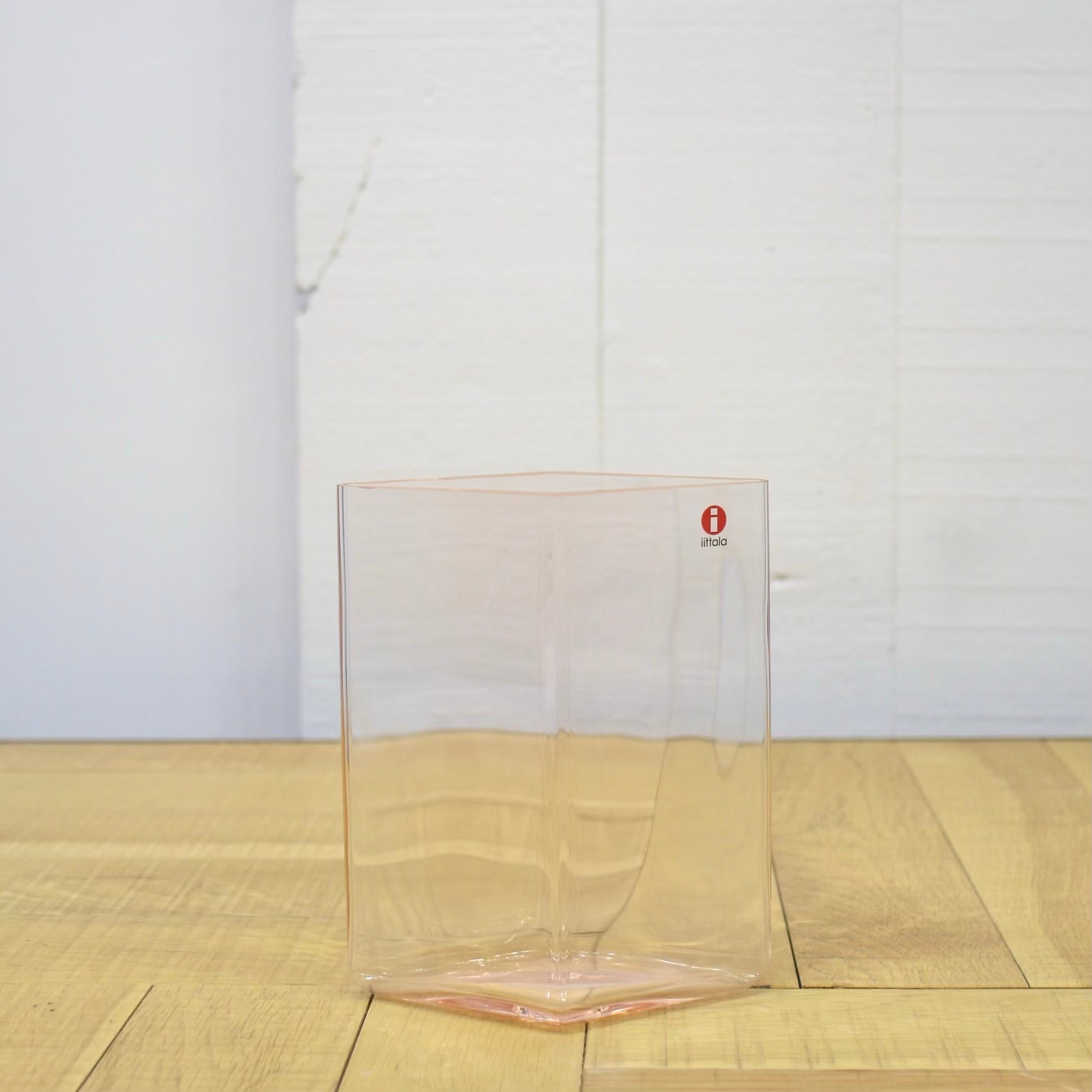 イッタラ / iittala ルーツ フラワーベース サーモンピンク ロナン
