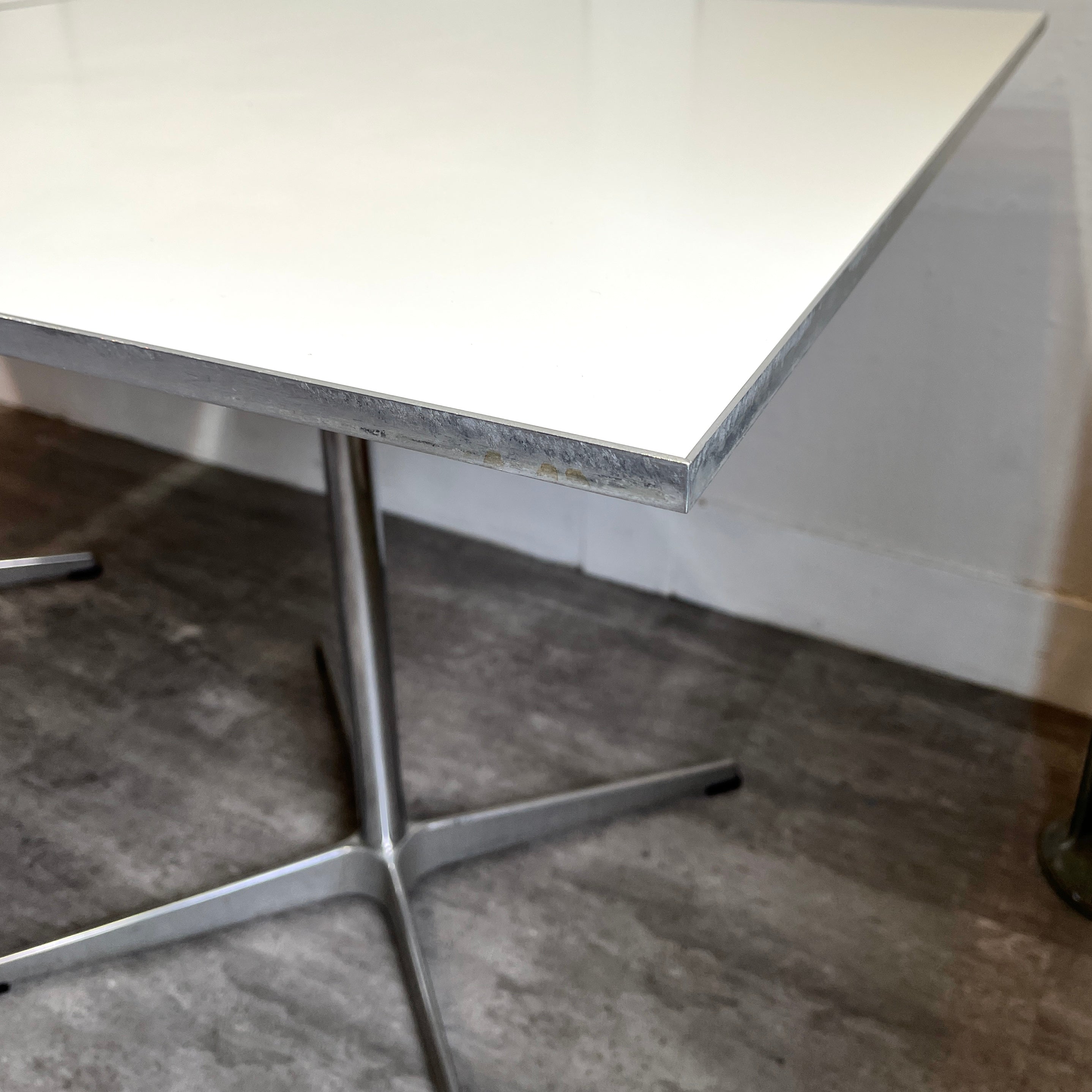 フリッツハンセン / FRITZ HANSEN テーブルシリーズ / table series